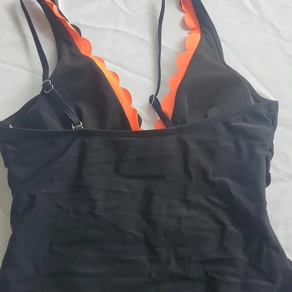 Black Scalloped Women's Swimsuit
